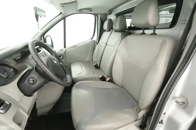 Opel Vivaro view 7