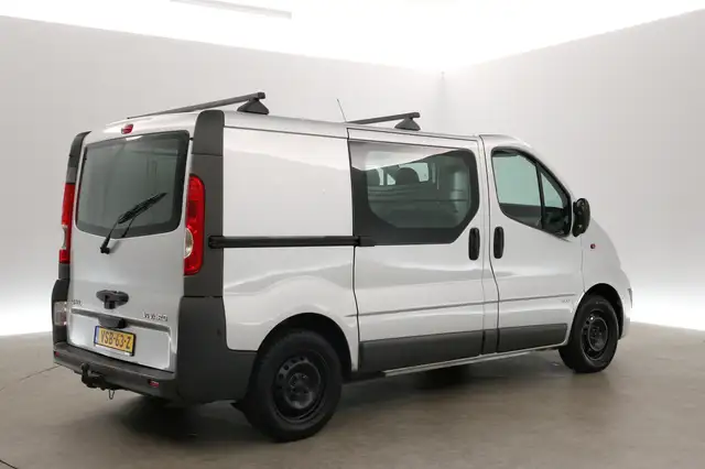 Opel Vivaro view 24