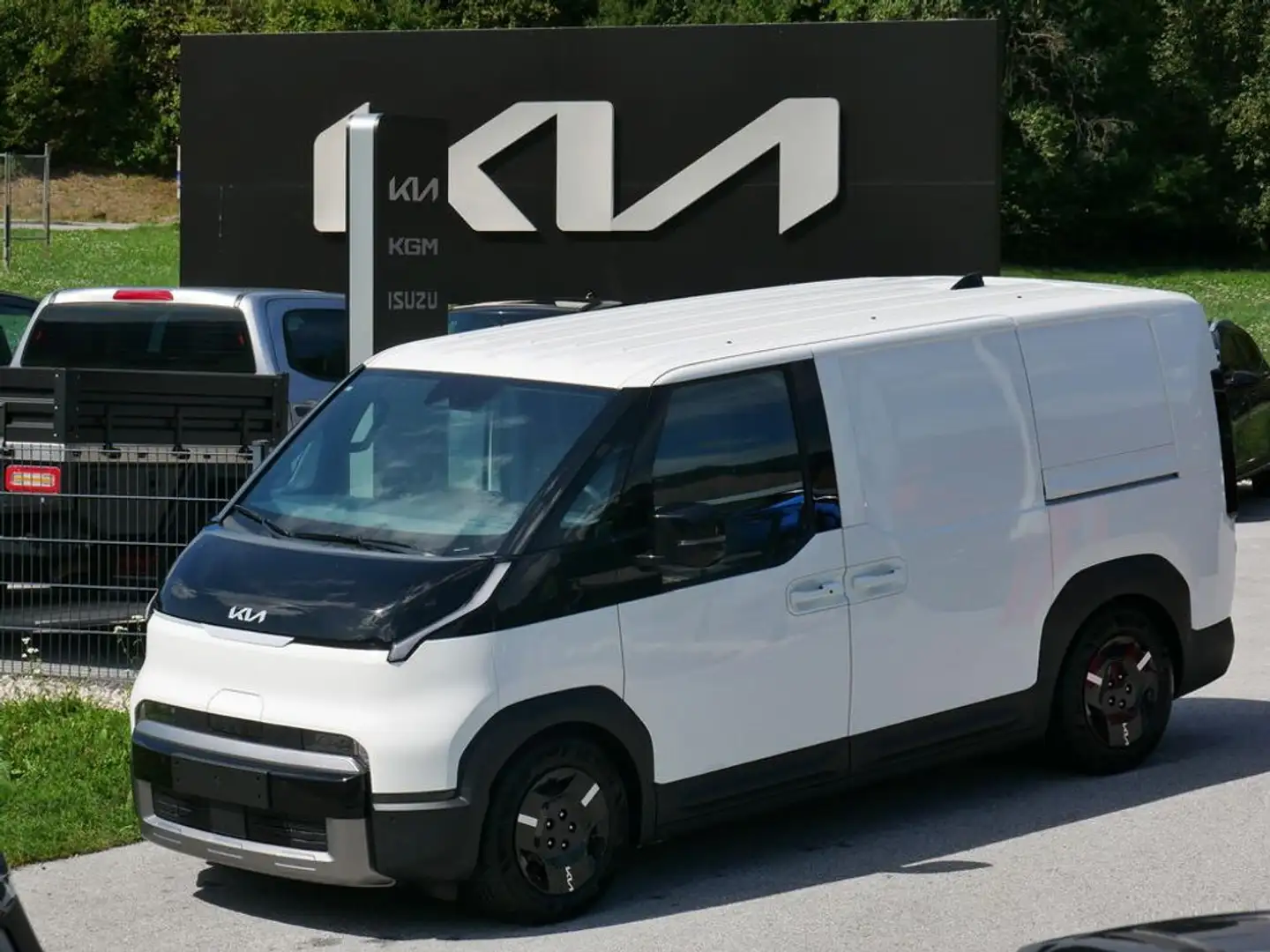 Kia Sonstige Cargo 4DR 71,2kWh L2H1 Pure Weiß - 1