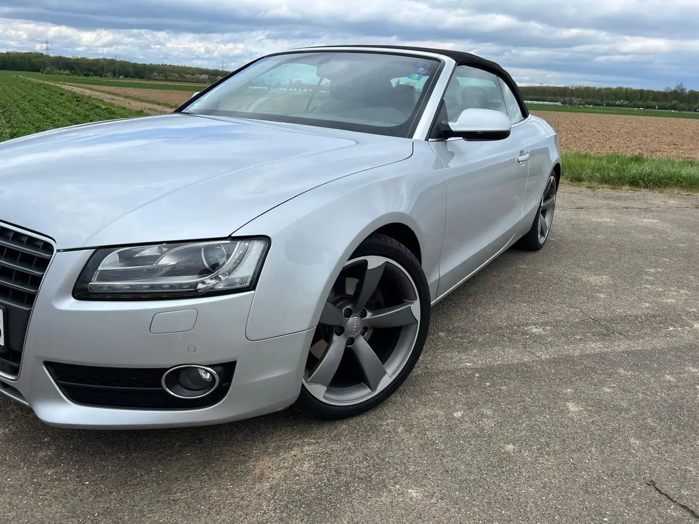 Audi A5 2.0 TDI (125kW) Grau - 1