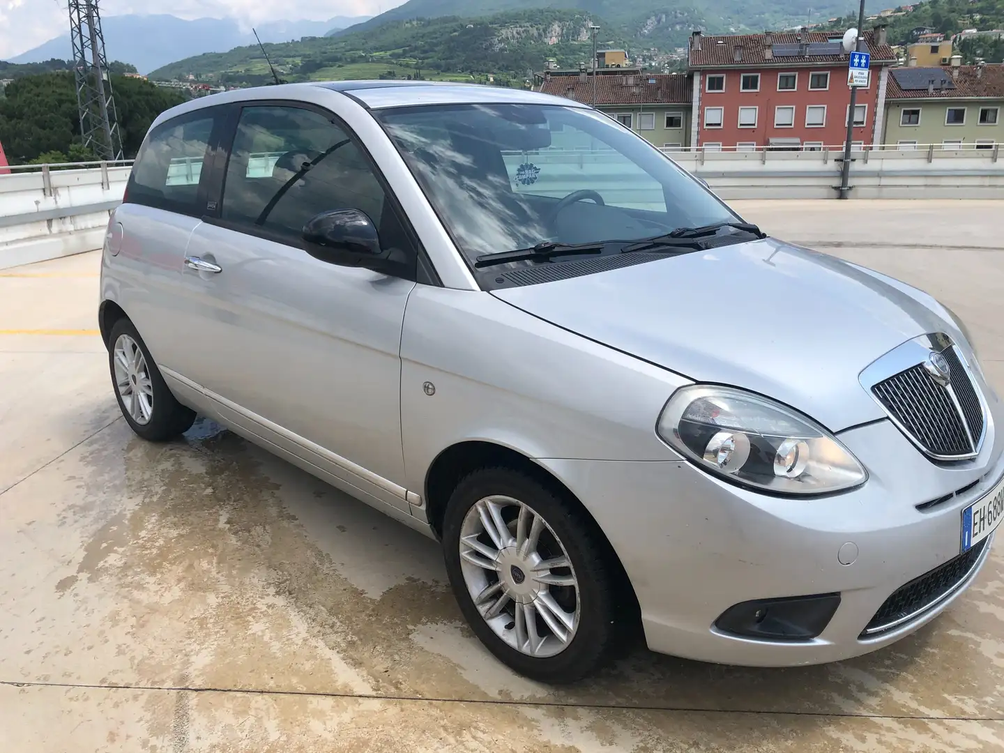 Lancia Ypsilon Ypsilon 1.3 mjt 16v Argento Plateado - 1
