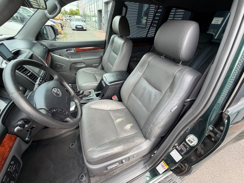 Toyota Land Cruiser 3.0 D-4D*OME FAHRWERK*STANDHEIZUNG* — photo 15