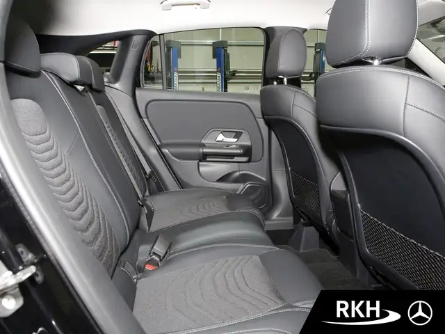 Mercedes-Benz Gla view 9