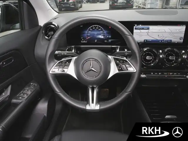 Mercedes-Benz Gla view 12
