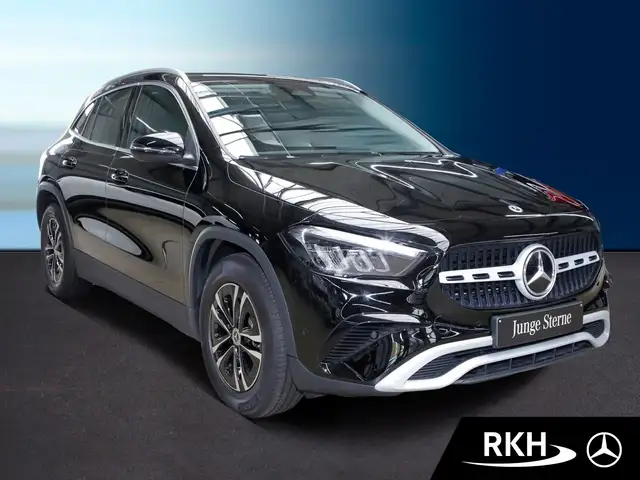 Mercedes-Benz Gla view 2