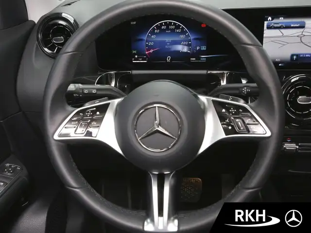 Mercedes-Benz Gla view 13