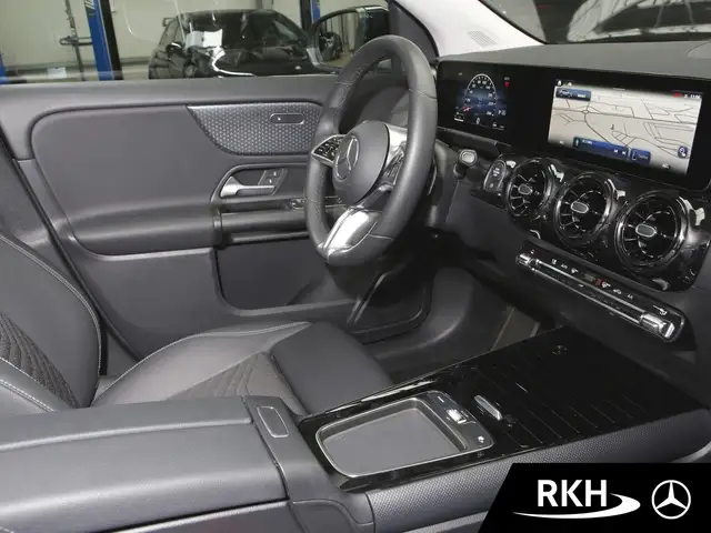 Mercedes-Benz Gla view 8