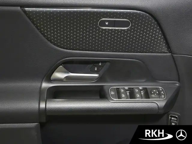 Mercedes-Benz Gla view 14