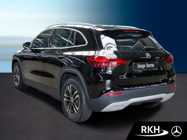 Mercedes-Benz Gla view 4