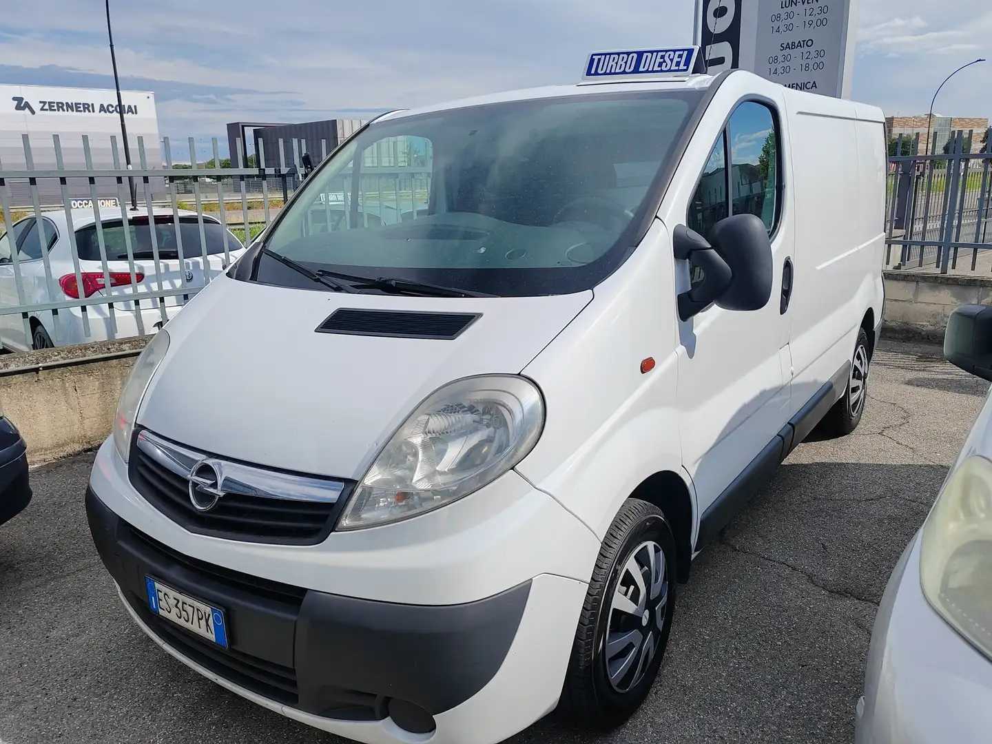 Opel Vivaro furgone 3 posti Bianco - 2