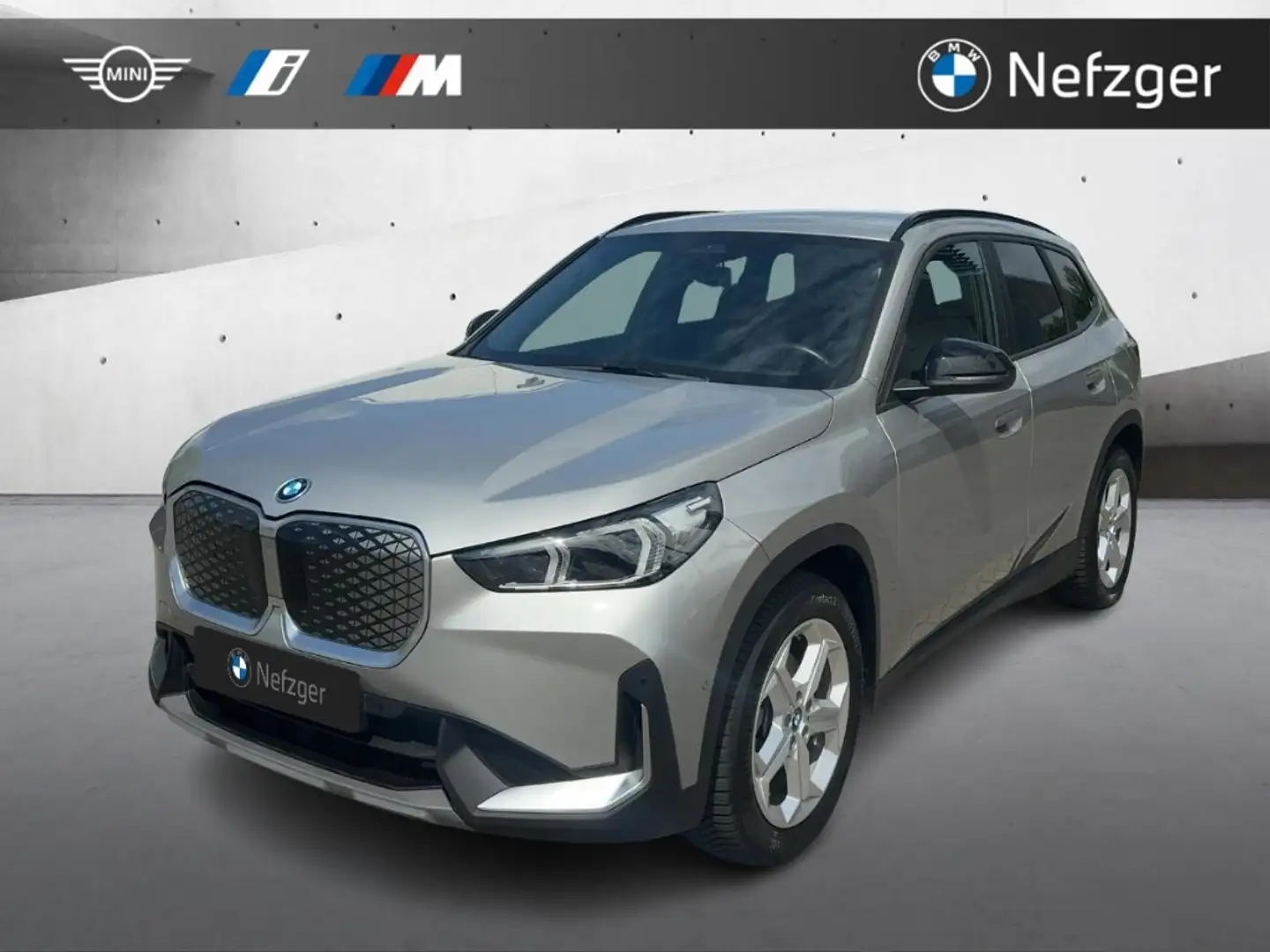 BMW Ix1