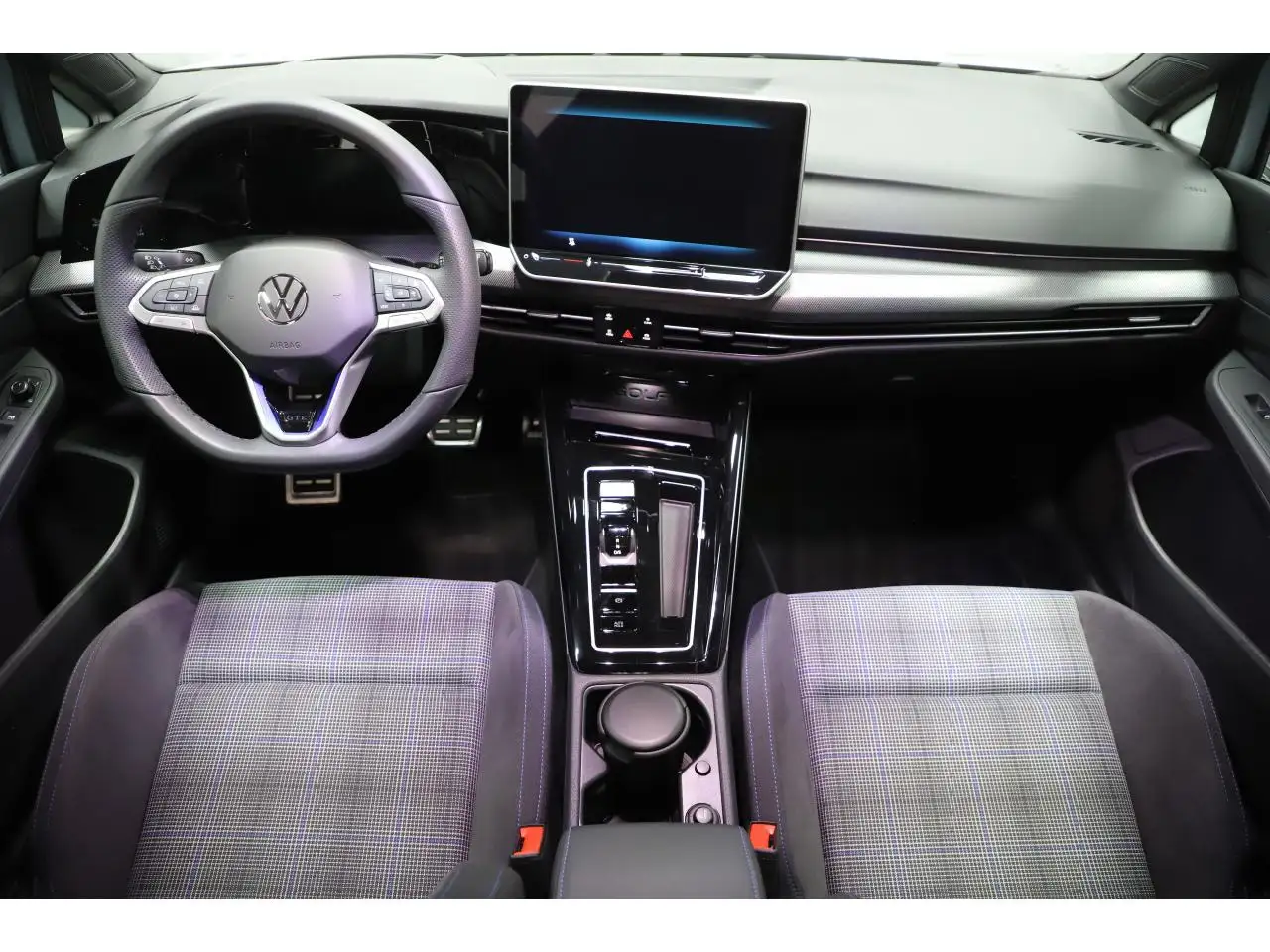 Volkswagen Golf GTE — photo 9