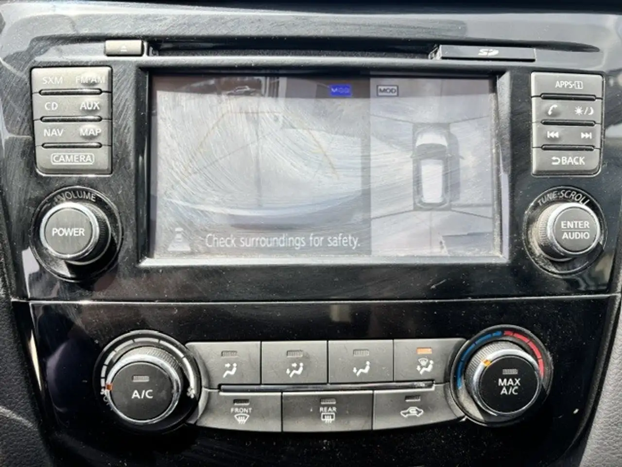 Nissan Rogue снимка Nissan Rogue