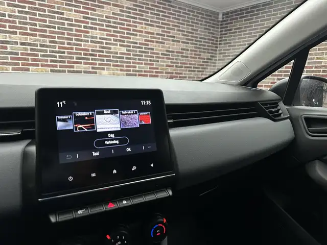 Renault Clio view 16