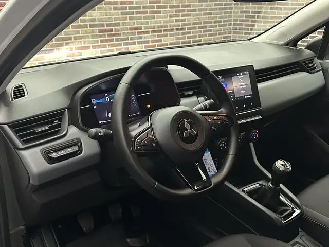 Mitsubishi Colt view 3