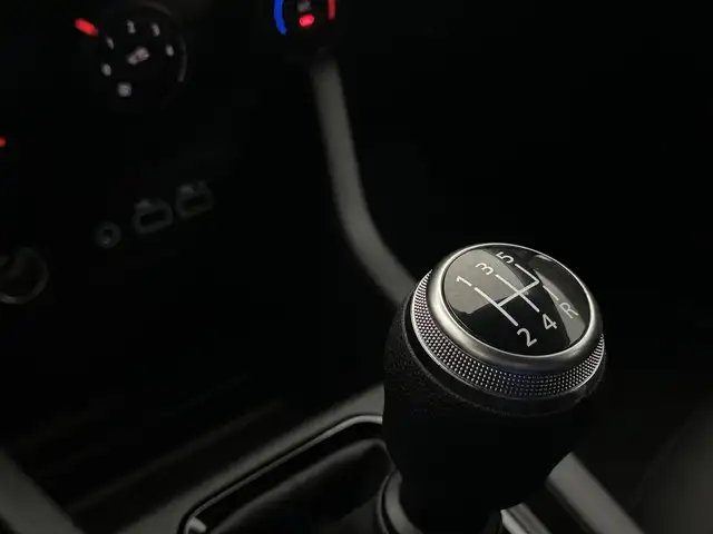 Renault Clio view 23