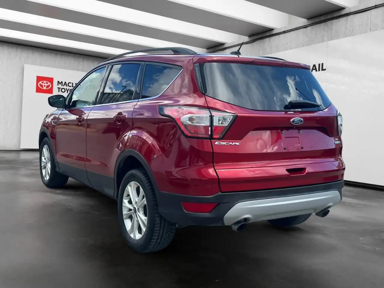 Ford Escape снимка Ford Escape