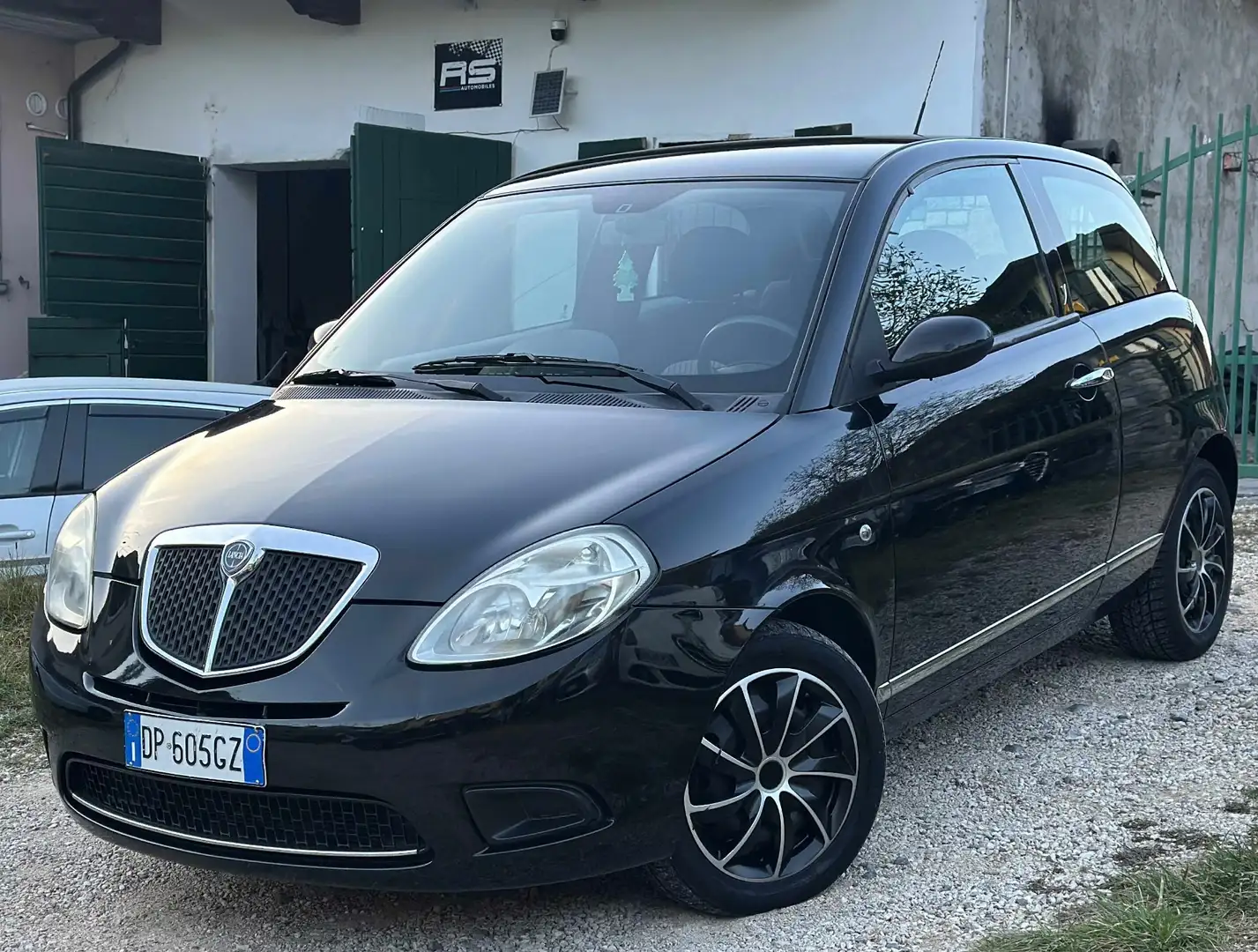 Lancia Ypsilon Ypsilon 1.2 Argento Schwarz - 1