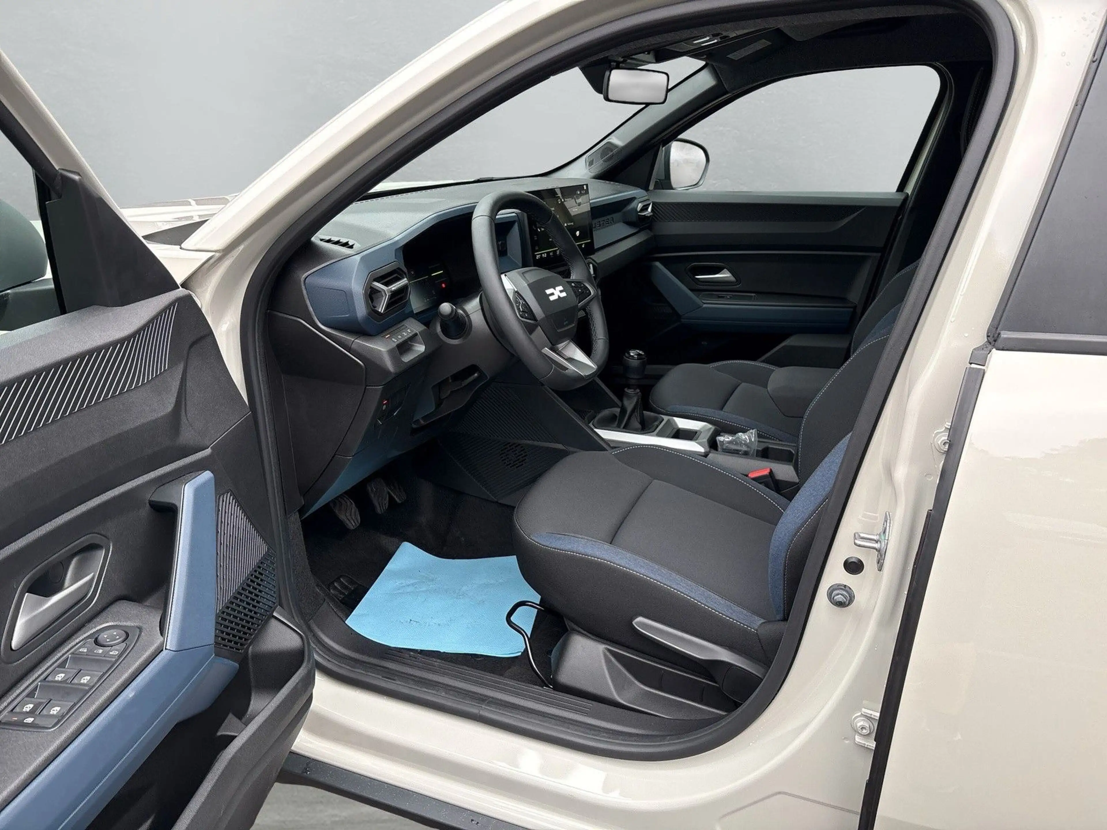 Dacia Duster III TCe 130 Journey *Kamera*Navi*AHK*LED* — photo 8