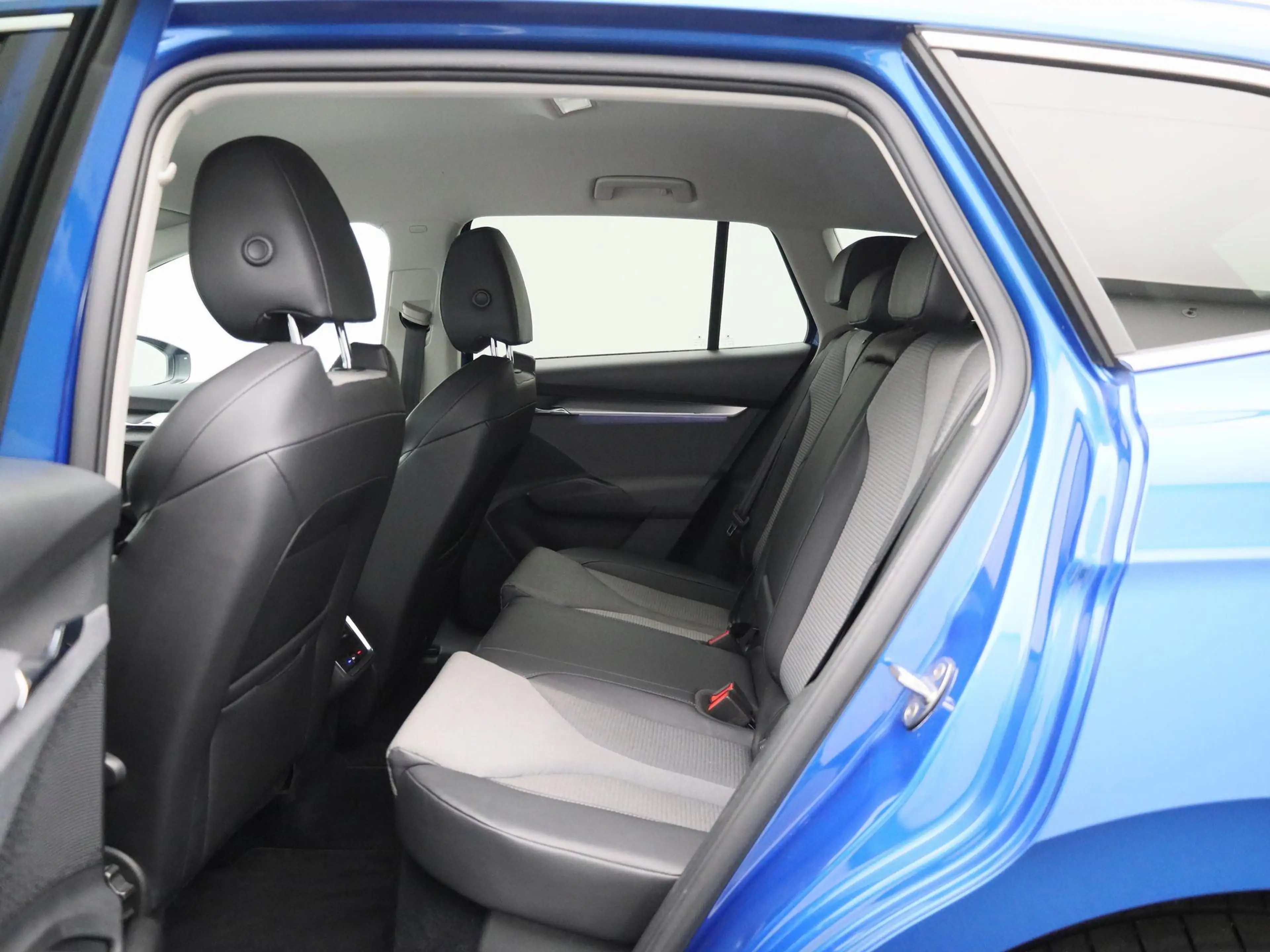 Skoda Enyaq iV 60 | Achteruitrijcamera| Cruise Control | Stoel — photo 9