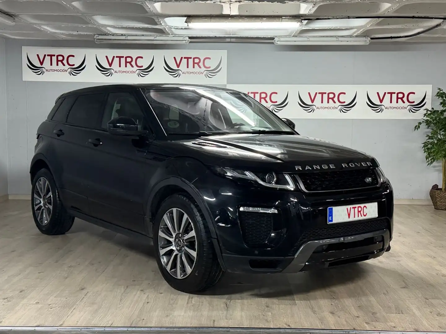 Land Rover Range Rover Evoque 2.0 Si4 HSE Dynamic 4WD Aut. Noir - 1