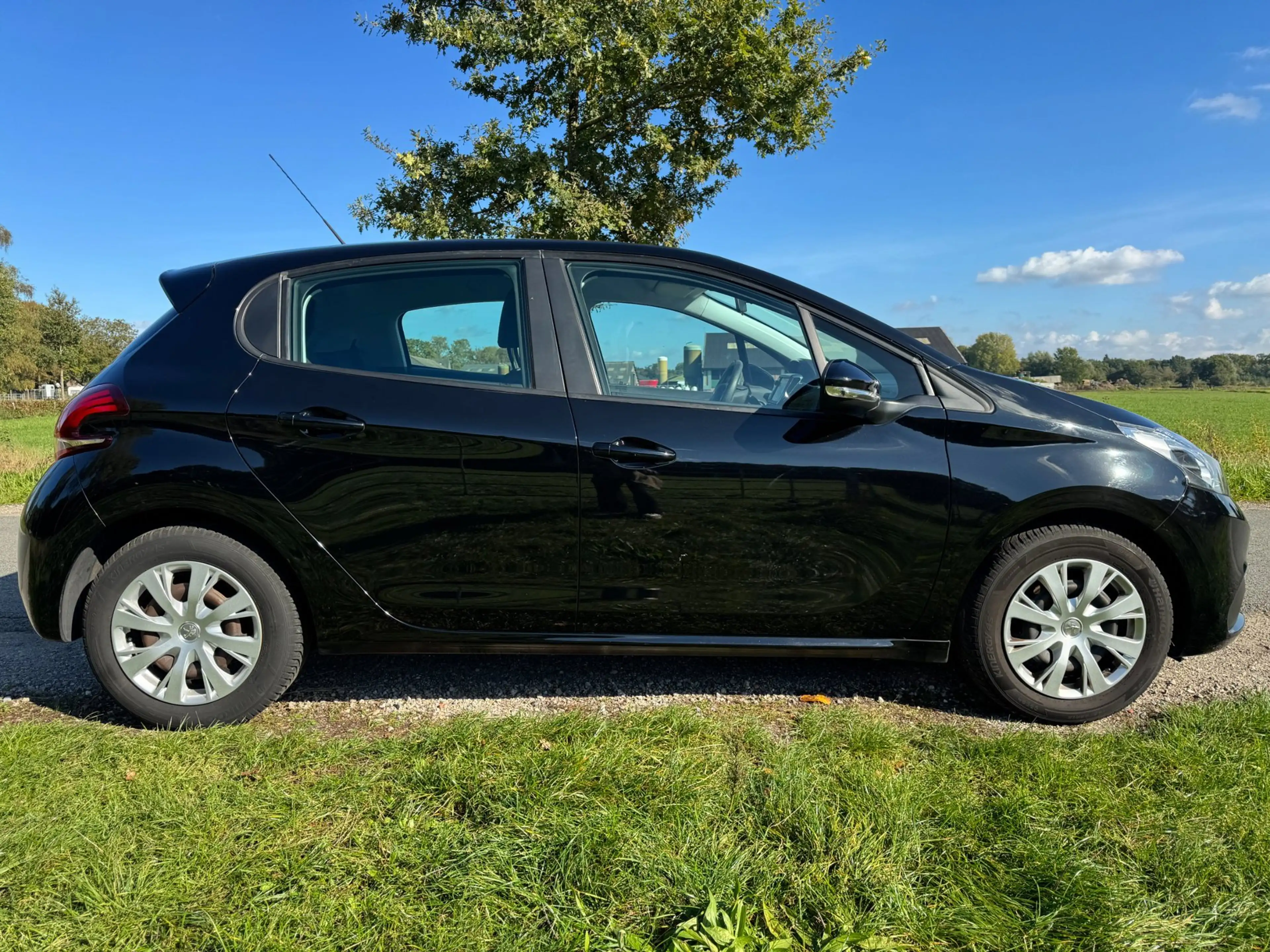 Peugeot 208 1.2 PureTech Blue Lion top onderhouden|CarPlay/And — photo 4