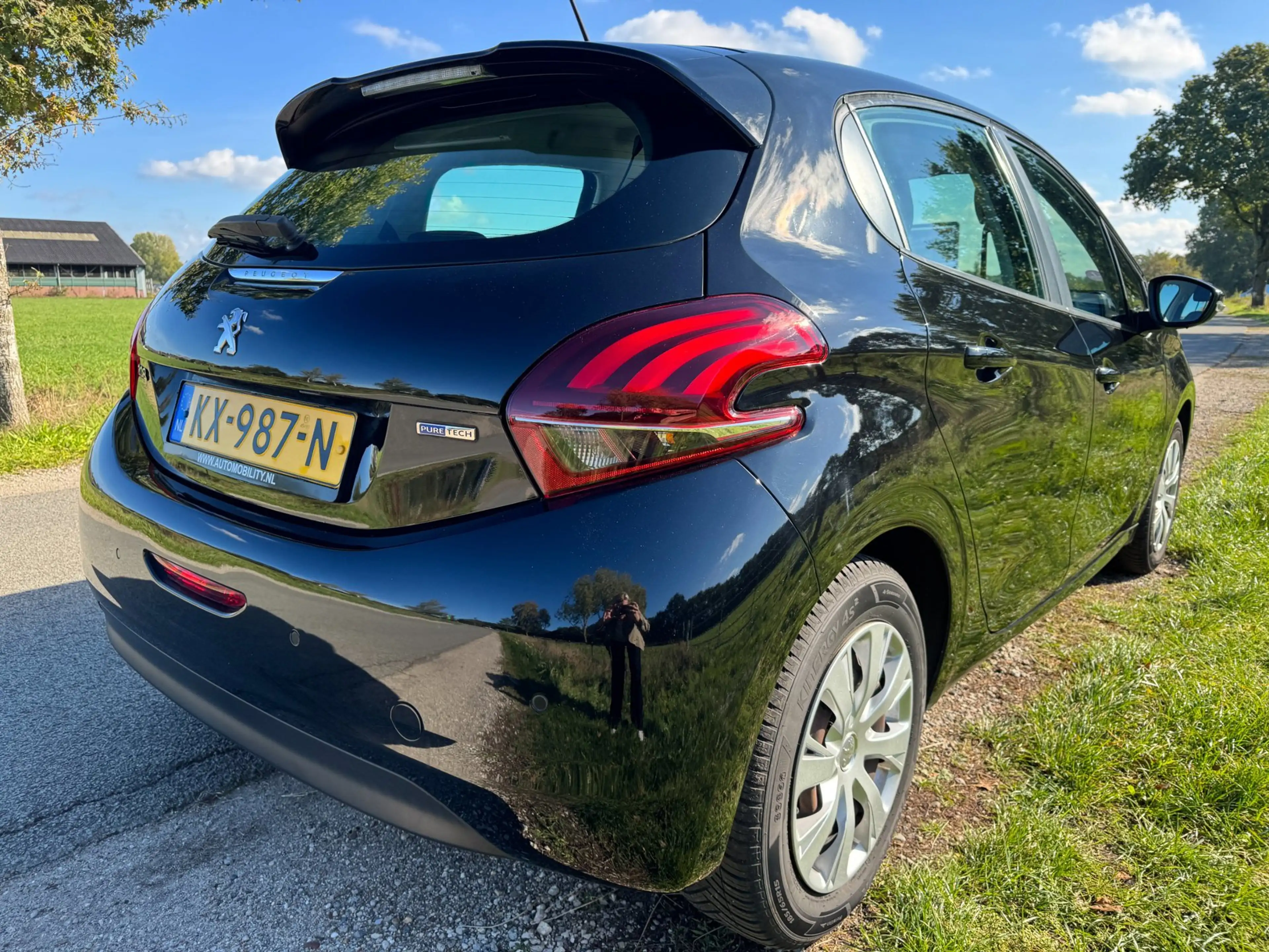 Peugeot 208 1.2 PureTech Blue Lion top onderhouden|CarPlay/And — photo 2