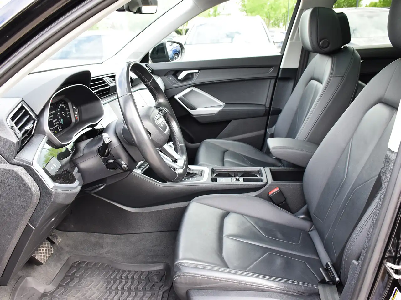 Audi Q3 photo Audi Q3