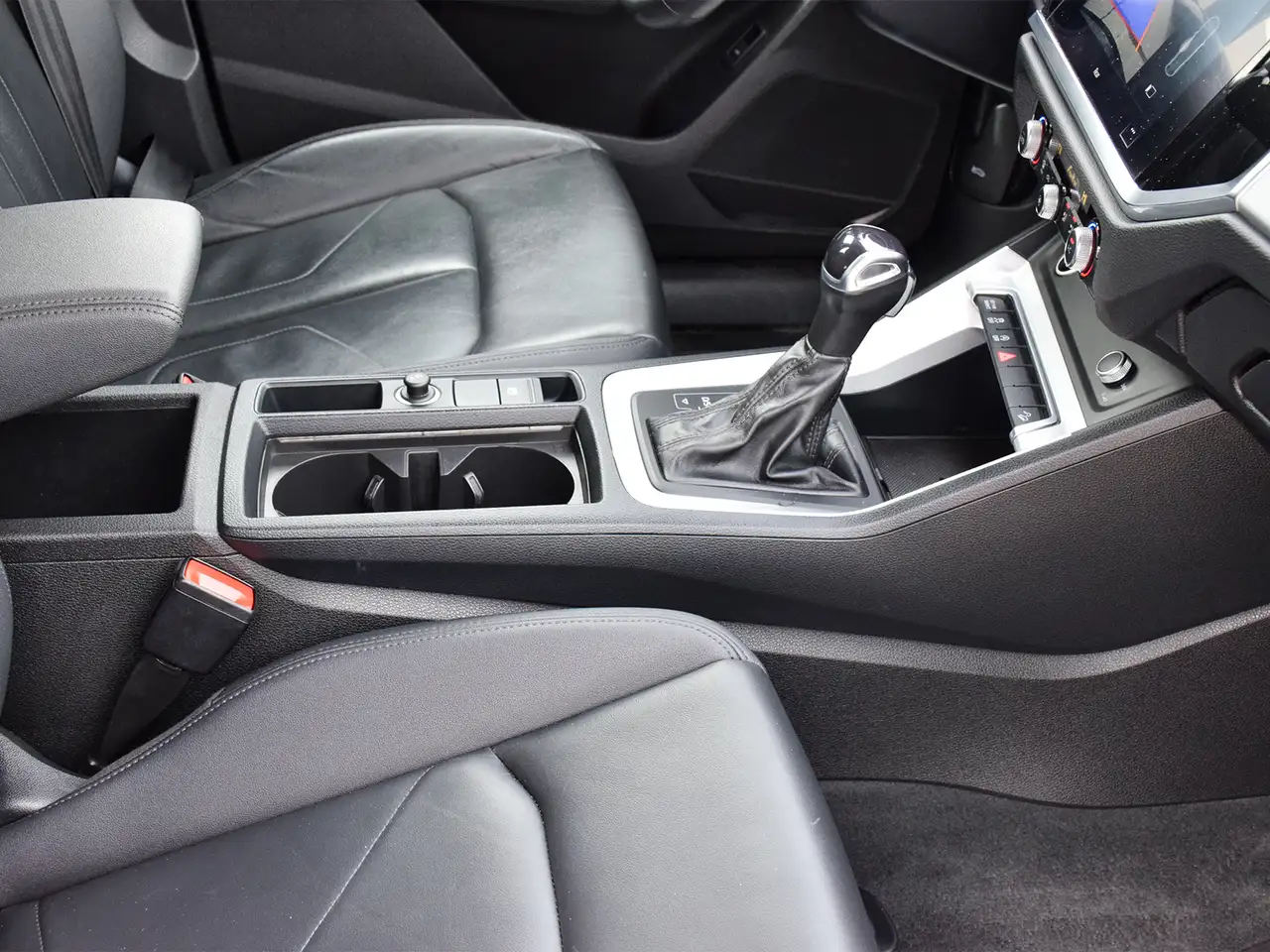 Audi Q3 photo Audi Q3