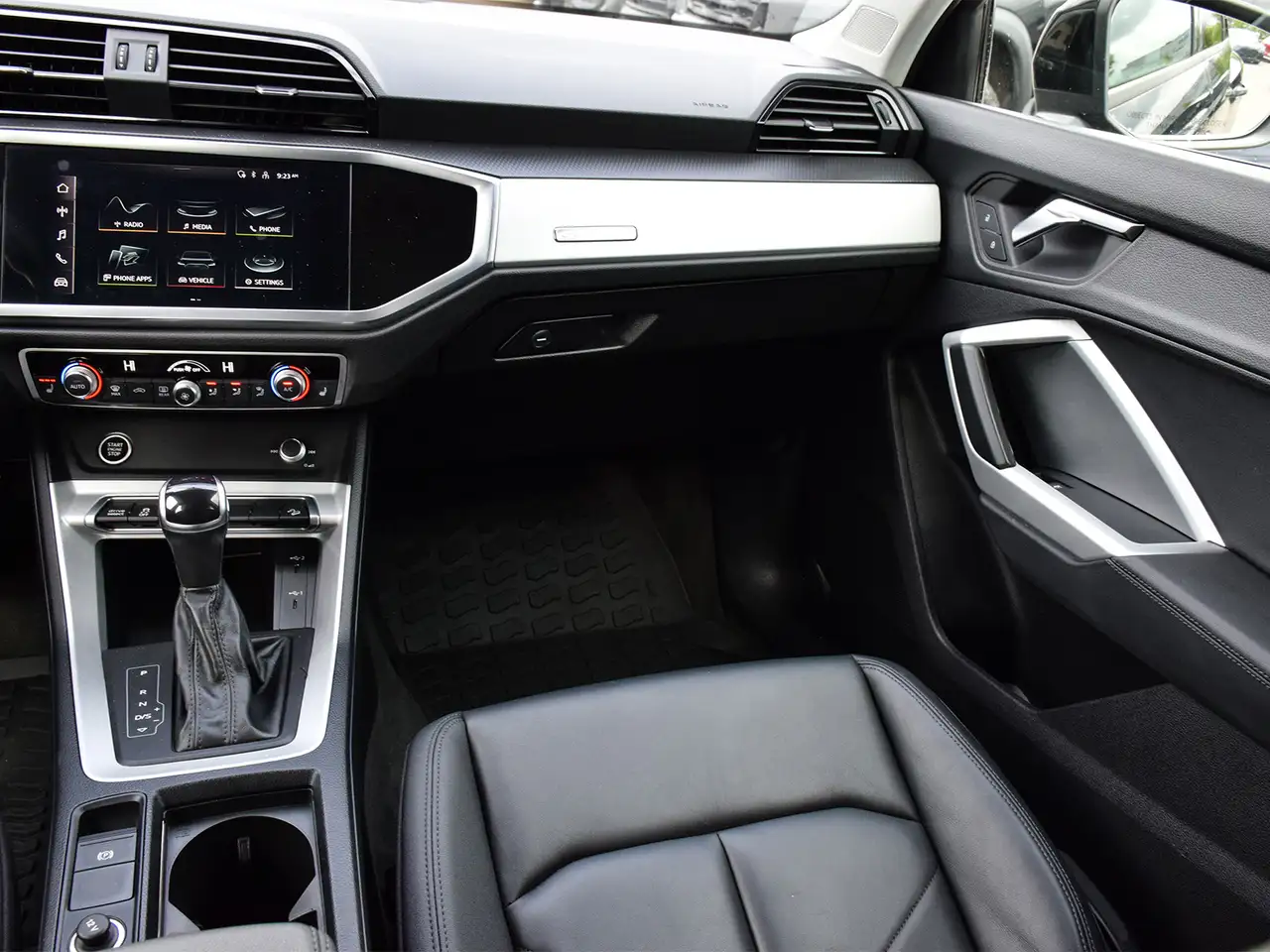 Audi Q3 photo Audi Q3