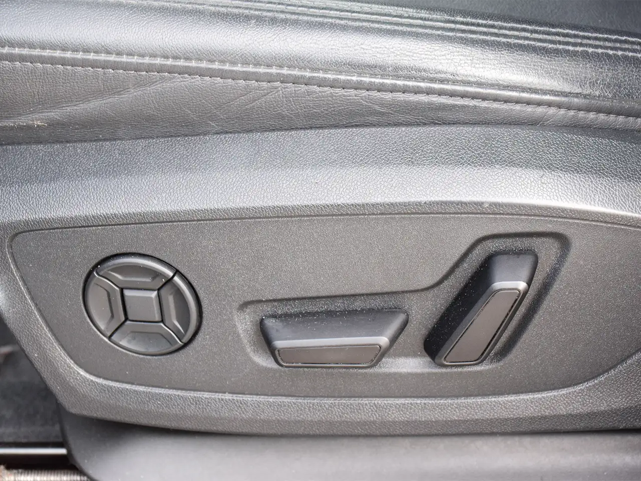 Audi Q3 photo Audi Q3