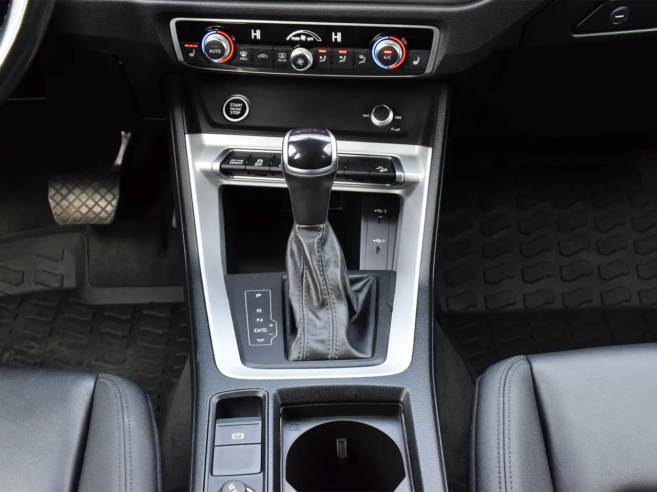 Audi Q3 photo Audi Q3