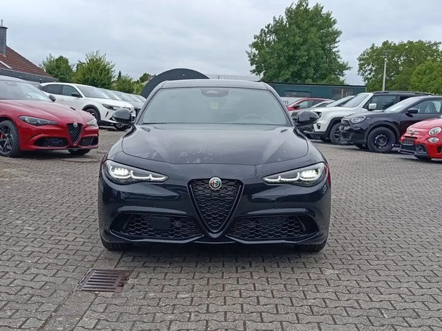 Alfa Romeo Giulia Intensa 2.0 Q4 #Panorama #Sondermodell Negro - 2