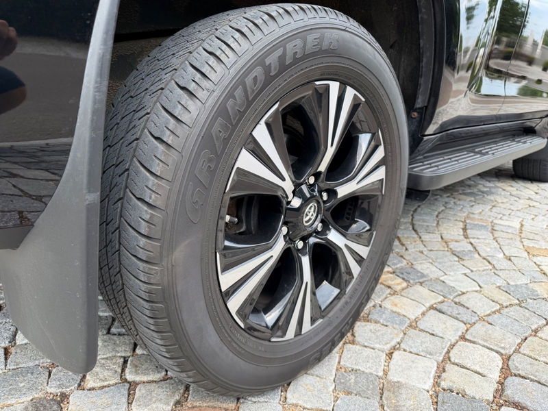 Toyota Land Cruiser Autom. *8-Fach*Top Zustand*Kamera* — photo 9