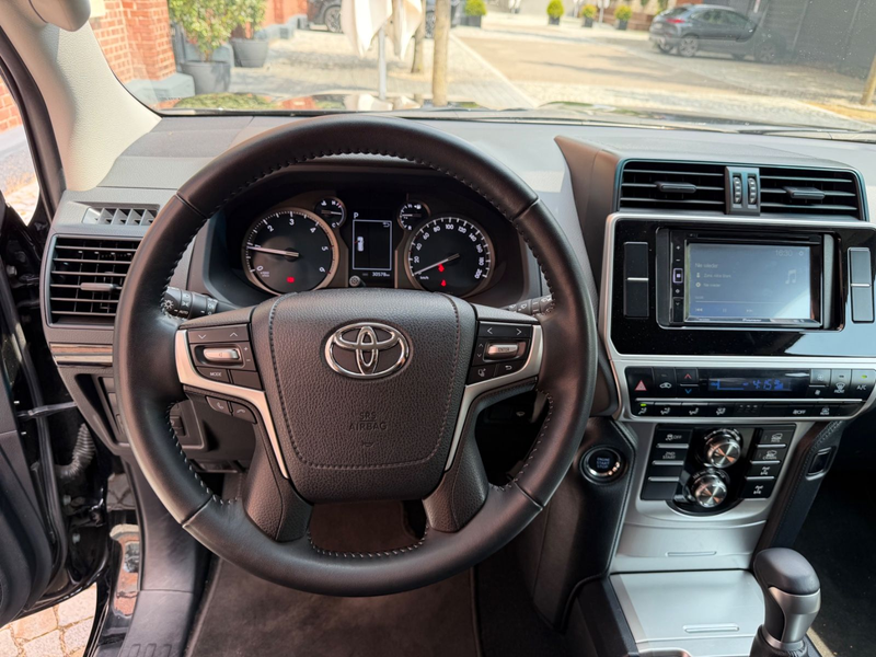 Toyota Land Cruiser Autom. *8-Fach*Top Zustand*Kamera* — photo 12