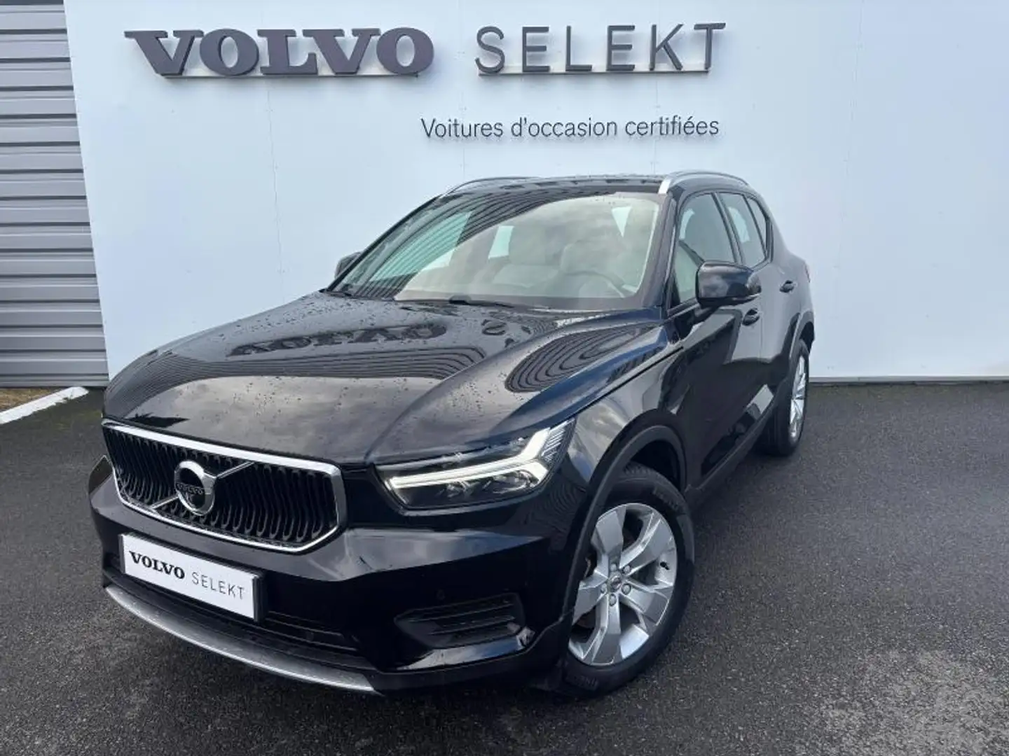 Volvo XC40 B3 163ch Momentum Business DCT 7 Noir - 1