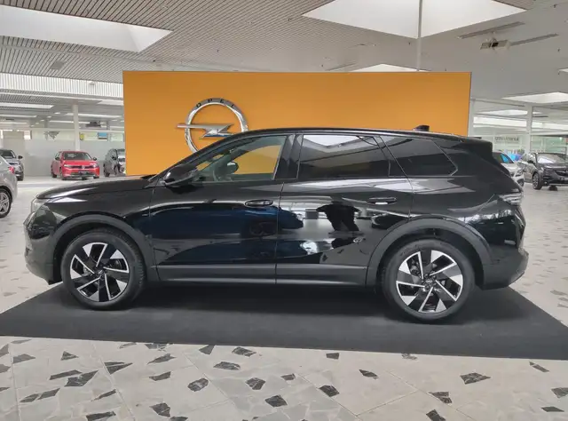 Opel Grandland view 4