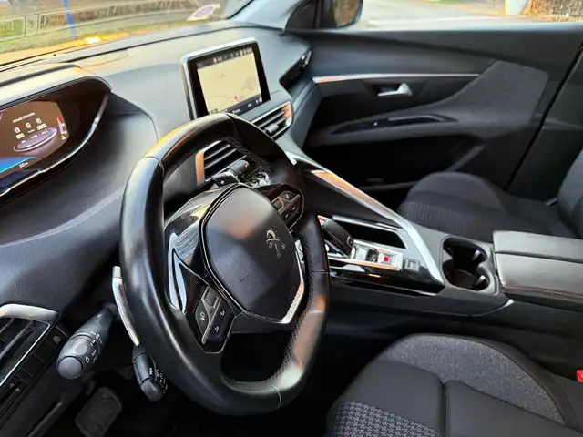 Peugeot 5008 view 14
