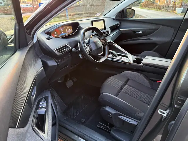 Peugeot 5008 view 10