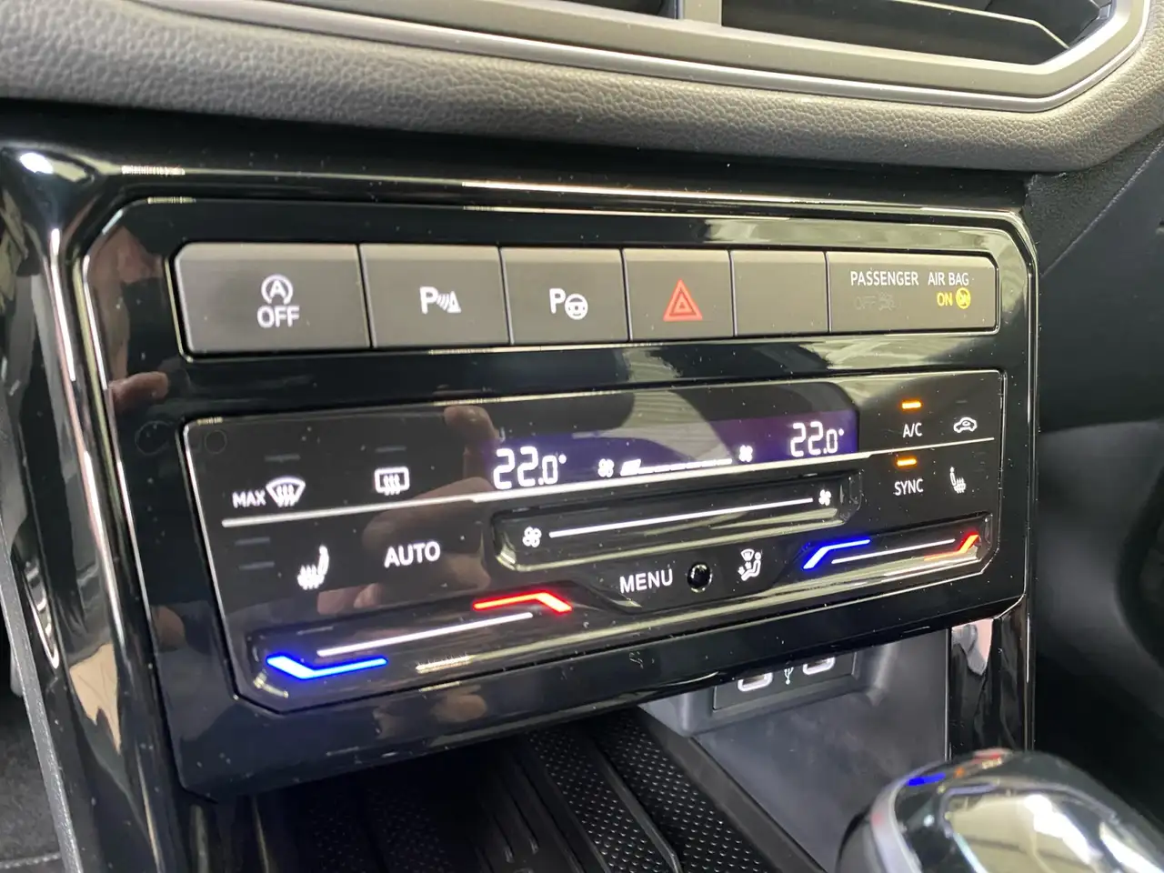 Volkswagen T-Cross R-Line 1.0 TSI DSG Ganzjahresreifen!! 18