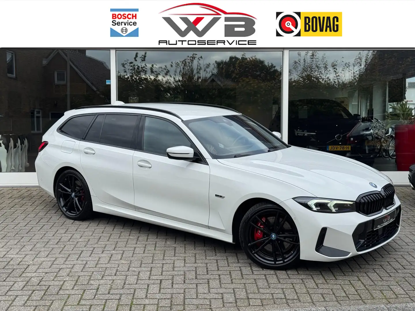 BMW 330 3-serie Touring 330e M Sport I Facelift I ACC I Bl Wit - 1