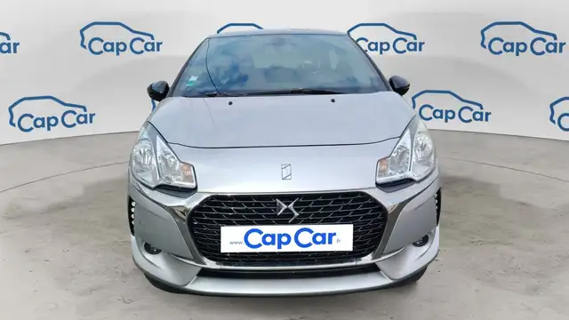 DS Automobiles DS 3 view 5