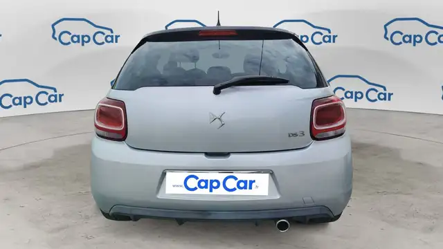 DS Automobiles DS 3 view 3