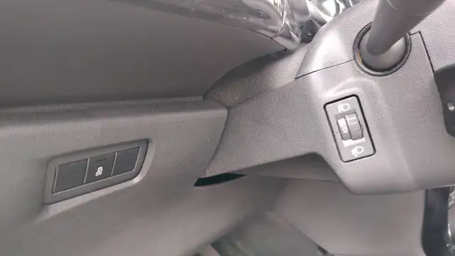 DS Automobiles DS 3 view 13