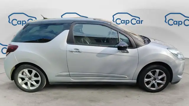 DS Automobiles DS 3 view 4