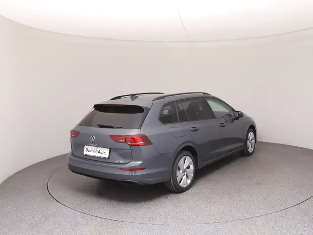 Volkswagen Golf view 4