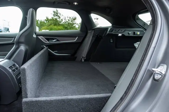 Jaguar F-Pace view 9