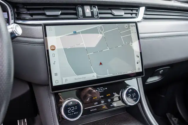 Jaguar F-Pace view 28