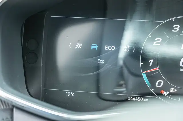 Jaguar F-Pace view 26