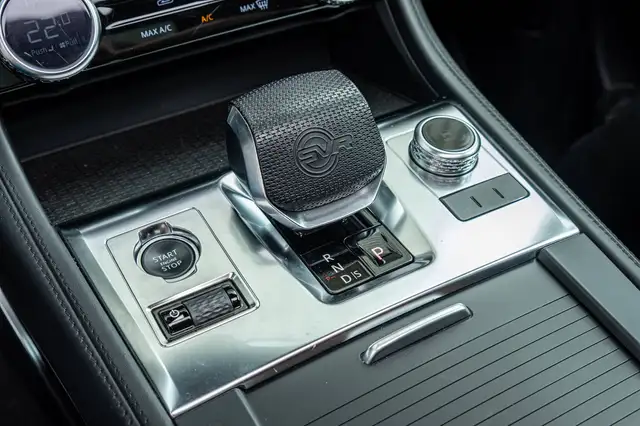 Jaguar F-Pace view 24